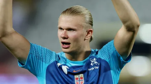 Erling Haaland pela Noruega. (Photo by Srdjan Stevanovic/Getty Images)