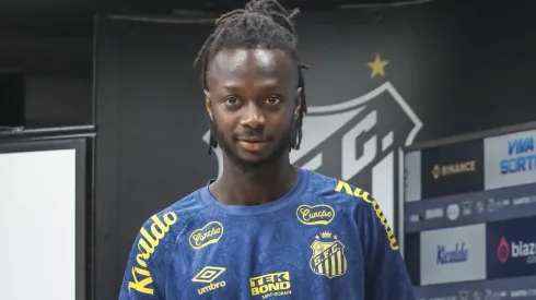 Yusupha Njie, atacante do Santos - Foto: Reinaldo Campos/AGIF