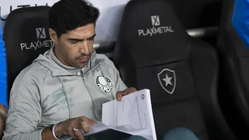 Abel autorizou Palmeiras a assinar novo contrato com defensor para 2025