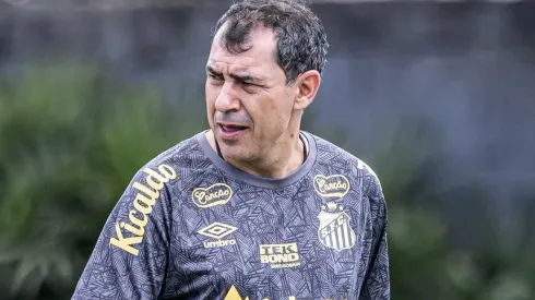 Carille treina o Peixe no CT Rei Pelé - Fotos: Raul Baretta/ Santos FC.