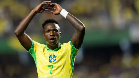 Vini Jr joga mal e torcida crava o culpado na Seleção Brasileira