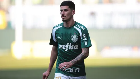 Romulo, jogador do Palmeiras durante aquecimento antes da partida contra o Sao Paulo no estadio Arena Allianz Parque pelo campeonato Brasileiro A 2024