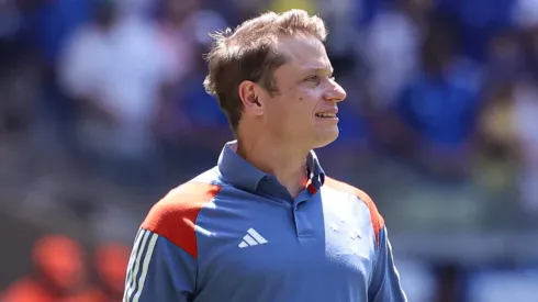 MG - BELO HORIZONTE - 01/09/2024 - BRASILEIRO A 2024, CRUZEIRO X ATLETICO-GO - Fernando Seabra tecnico do Cruzeiro durante partida contra o Atletico-GO no estadio Mineirao pelo campeonato Brasileiro A 2024. Foto: Gilson Lobo/AGIF