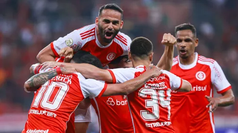 Inter comemorando o primeiro gol contra o Fortaleza