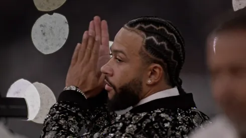 Memphis Depay comemora vitória do Corinthians na Copa do Brasil