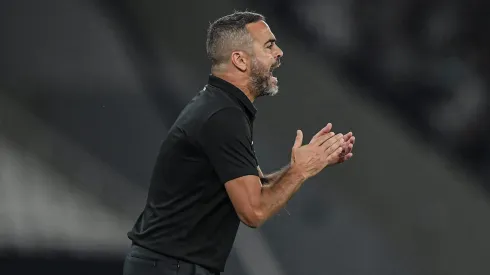 Artur Jorge, tecnico do Botafogo durante partida contra o Fortaleza no estadio Engenhao pelo campeonato Brasileiro A 2024