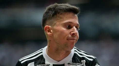 MG - BELO HORIZONTE - 17/08/2024 - BRASILEIRO A 2024, ATLETICO-MG X CUIABA - Bernard jogador do Atletico-MG durante partida contra o Cuiaba no estadio Arena MRV pelo campeonato Brasileiro A 2024. Foto: Fernando Moreno/AGIF