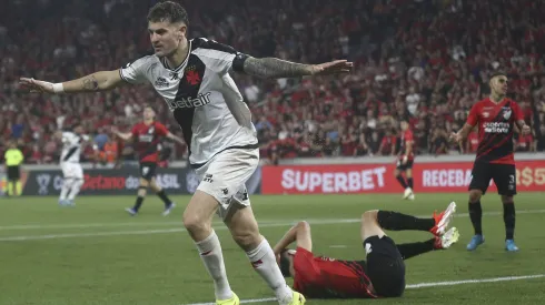 Vegetti foi decisivo na classificação do Vasco diante do Athletico-PR na Copa do Brasil