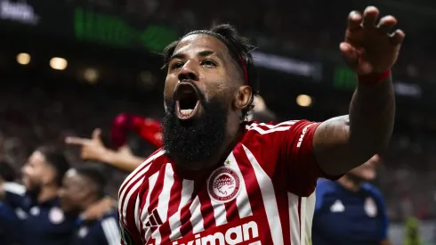 Rodinei, ex-jogador do Flamengo e atualmente no Olympiacos.