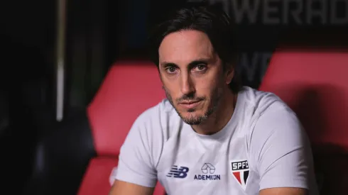 Treinador prepara equipe para enfrentar o clube carioca