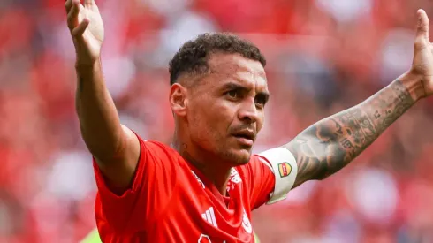 Alan Patrick comemora gol pelo Internacional. Foto: Maxi Franzoi/AGIF