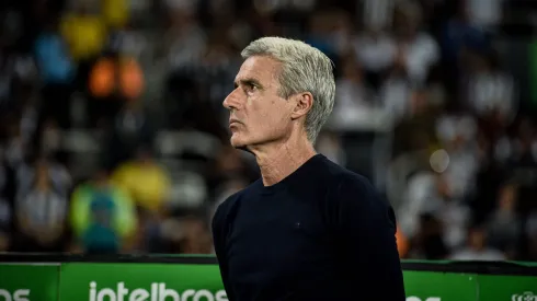 Luís Castro foi demitido pelo Al-Nassr na última terça-feira (17) e está livre no mercado. Foto: Nayra Halm/Fotoarena