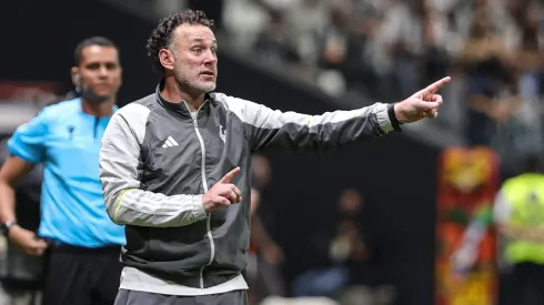 Milito durante jogo do Galo contra o CRB