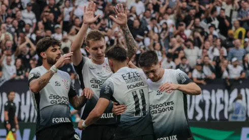 Corinthians bate fácil o Atlético-GO pela décima sétima rodada do Campeonato Brasileiro 2024. Foto: Tomzà Fonseca/Thenews2/imago images