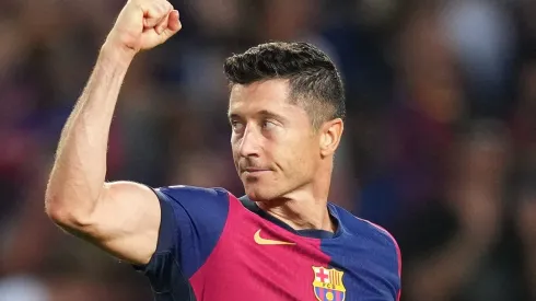 Robert Lewandowski comemora gol pelo Barcelona em partida diante do Athletic Bilbao. (Photo by Alex Caparros/Getty Images)