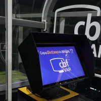 Vasco é a equipe com mais decisões desfavoráveis do VAR no Brasileirão, aponta ranking