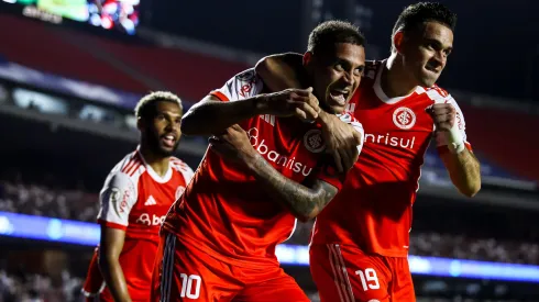 SP - SAO PAULO - 22/09/2024 - BRASILEIRO A 2024, SAO PAULO X INTERNACIONAL - Alan Patrick jogador do Internacional comemora seu gol durante partida contra o Sao Paulo no estadio Morumbi pelo campeonato Brasileiro A 2024. Foto: Marco Miatelo/AGIF