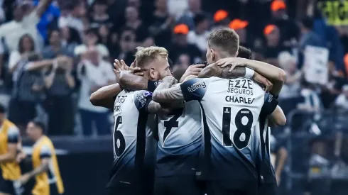 Corinthians x Fortaleza na Sul-Americana. Foto: Marco Miatelo/AGIF
