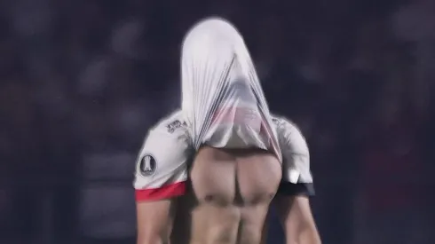 SP - SAO PAULO - 25/09/2024 - COPA LIBERTADORES 2024, SAO PAULO X BOTAFOGO - Calleri jogador do Sao Paulo lamenta durante partida contra o Botafogo no estadio Morumbi pelo campeonato Copa Libertadores 2024. Foto: Ettore Chiereguini/AGIF