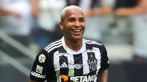 MG – BELO HORIZONTE – 22/09/2024 – BRASILEIRO A 2024, ATLETICO-MG X BRAGANTINO – Deyverson jogador do Atletico-MG comemora seu gol durante partida contra o Bragantino no estadio Arena MRV pelo campeonato Brasileiro A 2024. Foto: Gilson Lobo/AGIF