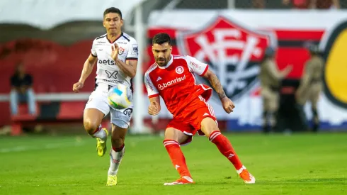 Jogadores de Internacional x Vitória durante partida no estádio Barradão pelo Brasileirão Série A 2024. Foto: Jhony Pinho/AGIF
