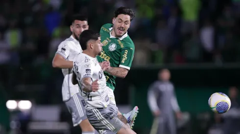 Maurício, meia do Palmeiras, sofreu um dos pênaltis da partida - Foto: Ettore Chiereguini/AGIF