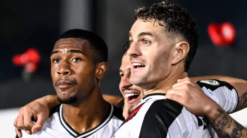 Jogadores do Vasco comemorando gol em jogo contra o Athletico-PR, pelo Campeonato Brasileiro.Foto: Celso Pupo