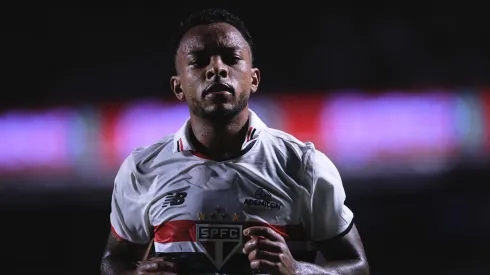 Lateral-esquerdo foi titular durante boa parte do clássico