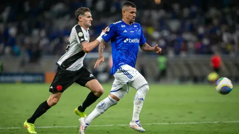 Em jogo com gols, chances perdidas e expulsão, Cruzeiro e Vasco ficam no 1 a 1 em BH. Foto: Fernando Moreno/AGIF