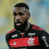 Gerson é comunicado por Filipe Luís que seguirá como capitão do Flamengo