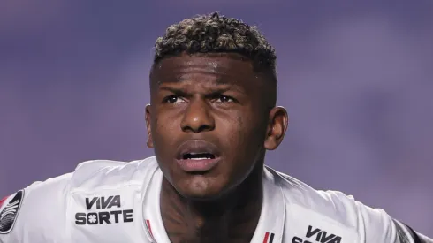 Arboleda em ação com a camisa do Tricolor. Foto: Ettore Chiereguini/AGIF