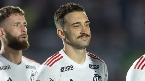 Léo Ortiz, do Flamengo, está na pré-lista de Dorival. Foto: Diogo Reis/AGIF