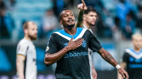 Meio-campista deve atuar no clássico Gre-Nal. Giancarlo Santorum/AGIF.