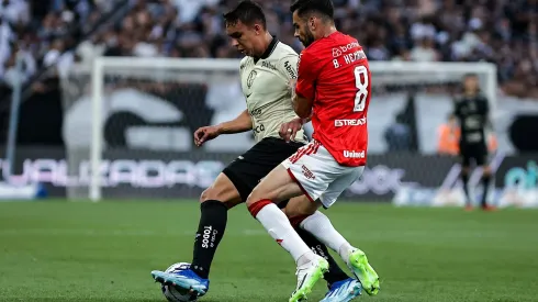 Corinthians x Internacional terá transmissão ao vivo do Bolavip Brasil neste sábado (5) a partir das 17h30 pelo Campeonato Brasileiro 2024. Foto: Fabio Giannelli/AGIF