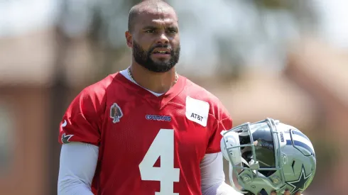 IMAGO / Icon Sportswire. Dak Prescott alerta os Cowboys antes do confronto decisivo contra os Steelers.