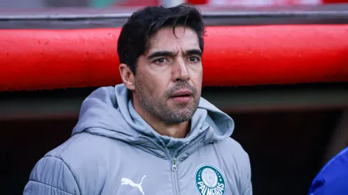 Técnico do Bragantino ironiza auxiliares de Abel Ferreira no Palmeiras