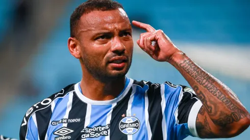 JP Galvão durante partida contra o São José, pelo Campeonato Gaúcho de 2024, na Arena Grêmio.
