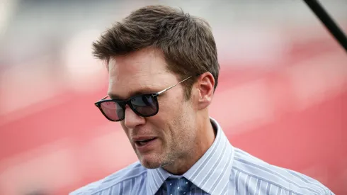 September 29, 2024, Tampa, Florida, USA: Former Bucs player Tom Brady meets with players and coaches ahead of a game against the Philadelphia Eagles at Raymond James Stadium in Tampa on Sunday, Sept. 29, 2024. Tampa USA – ZUMAs70_ 0765672590st Copyright: xJeffereexWoox