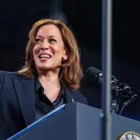 Kamala Harris fala sobre sua paixão pela Fórmula 1 e destaca Lewis Hamilton como seu piloto favorito