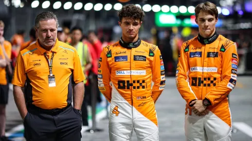 Zak Brown, Norris e Piastri no GP de Singapura (2024)