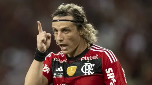 Flamengo pode confirmar renovação de David Luiz.
