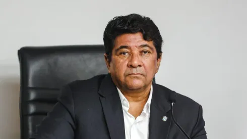 Ednaldo Rodrigues, presidente da CBF, em reunião na entidade