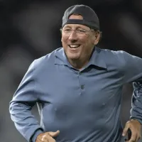 John Textor ironiza jornalista após destaque de jogadores do Botafogo na vitória da Seleção Brasileira: "blá blá blá"