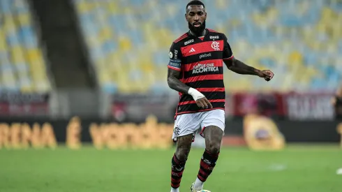 Gerson jogador do Flamengo durante partida contra o Athletico-PR. Foto: Thiago Ribeiro/AGIF