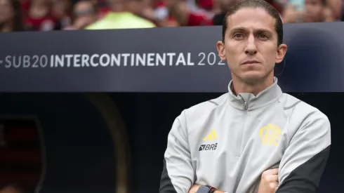 Permanência de Filipe Luís do Flamengo depende de 2 meses