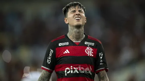 Pulgar é criticado em goleada sofrida do Chile nas Eliminatórias