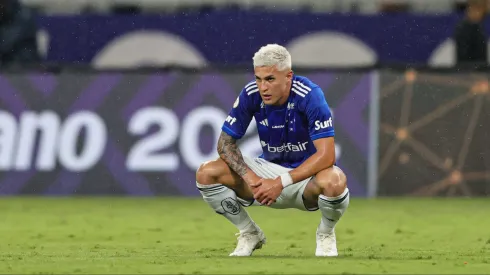 Mateus Vital jogador do Cruzeiro lamenta durante partida contra o Bahia. Foto: Gilson Lobo/AGIF