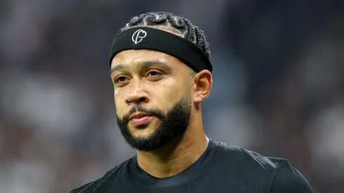 Depay em ação com a camisa do Corinthians. Foto: Joisel Amaral/AGIF