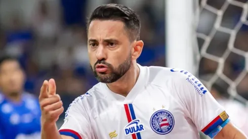 Everton Ribeiro durante partida entre Cruzeiro e Bahia, pelo Campeonato Brasileiro, no Mineirão.