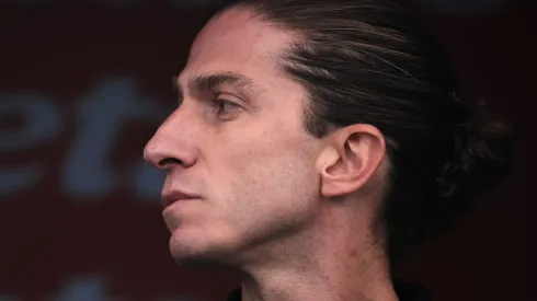 Filipe Luís durante partida entre Corinthians e Flamengo, na Neo Química Arena, pela semifinal da Copa do Brasil.